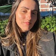 Bruna B. headshot