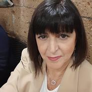 Lucia L. headshot