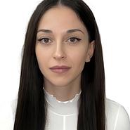Sophi T. headshot