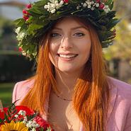 Elena L. headshot