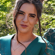 Susanna B. headshot
